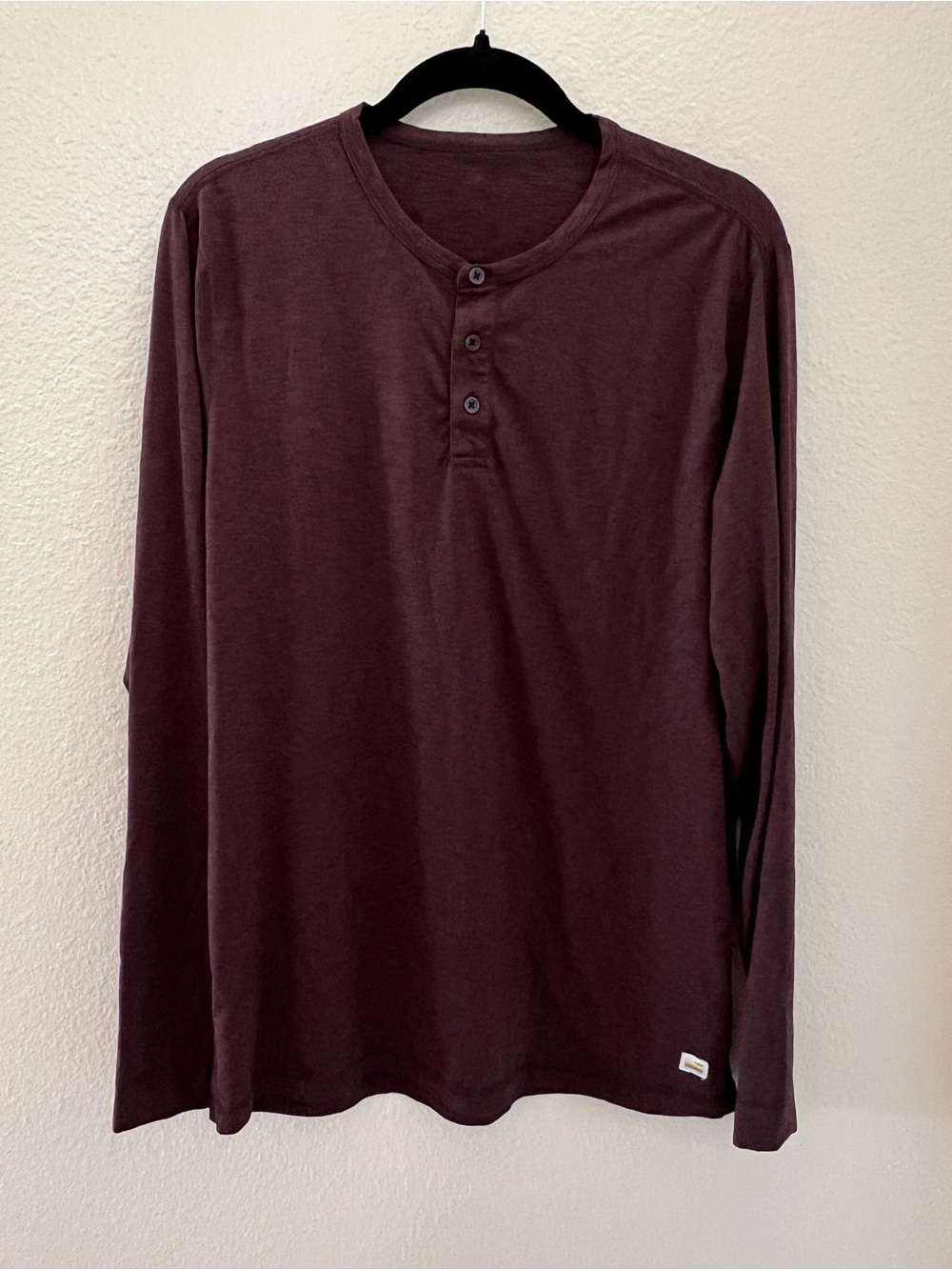 Vuori Men's Long-Sleeve Ease Performance Henley Shirt